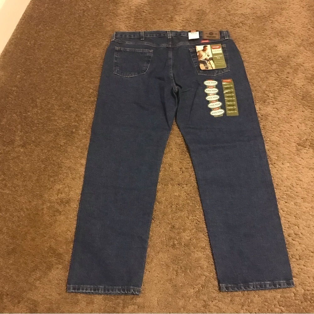 NWT Wrangler Regular Fit Jeans - Picture 5 of 6